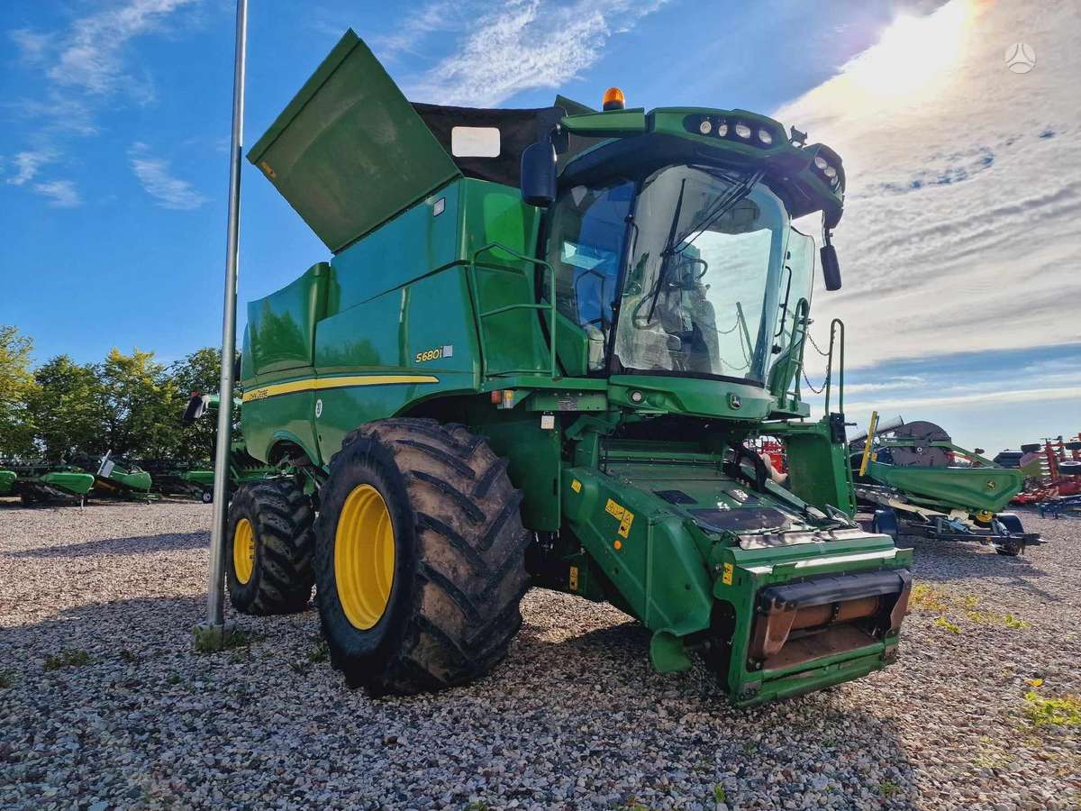 John Deere S680, combine harvesters