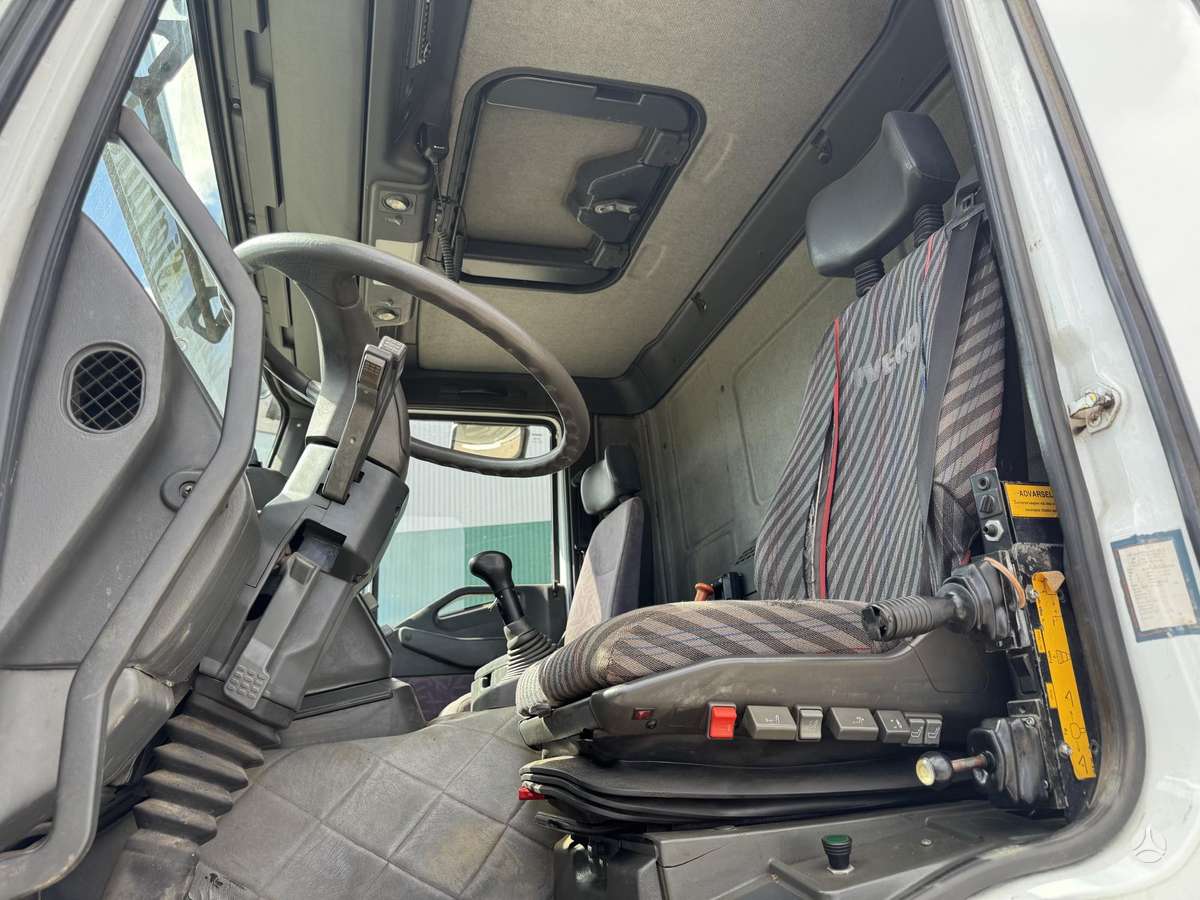 Iveco Eurotech 260E35, самосвалы