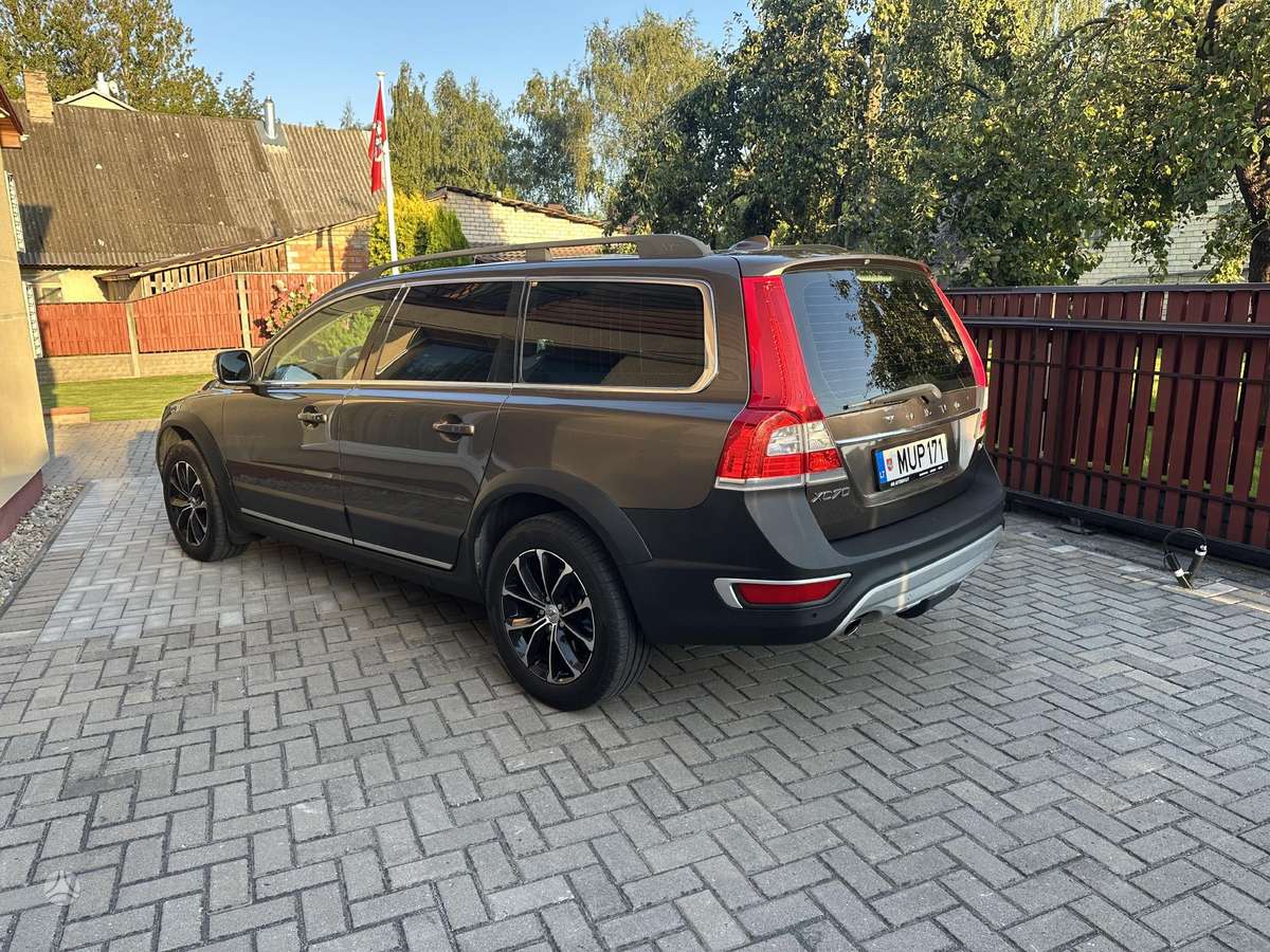 Volvo XC70 - 1
