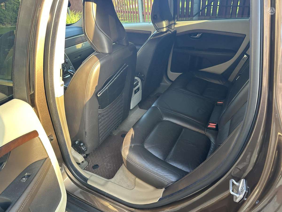 Volvo XC70 - 6