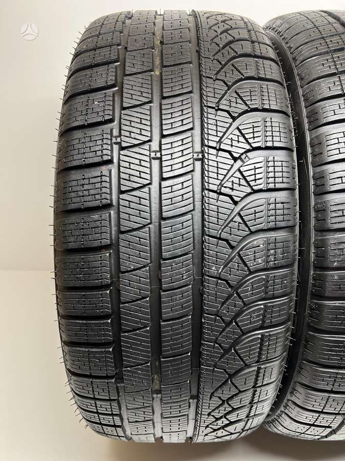 Pirelli P-Zero Winter *(BMW) 2024m, winter 255/40 R21