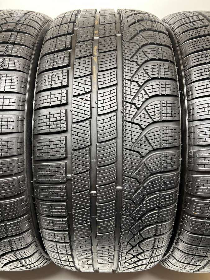 Pirelli P-Zero Winter *(BMW) 2024m, winter 255/40 R21