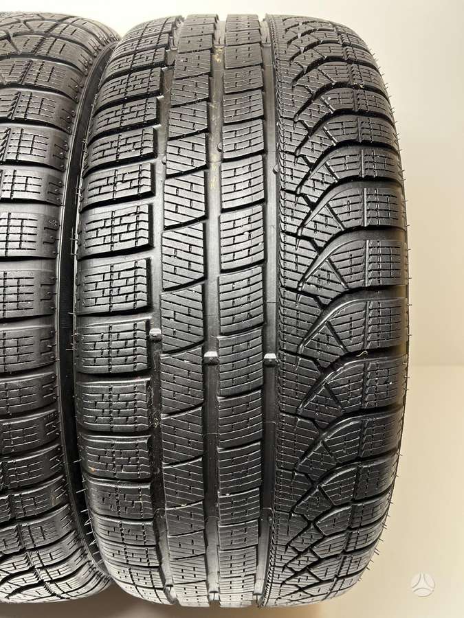 Pirelli P-Zero Winter *(BMW) 2024m, winter 255/40 R21