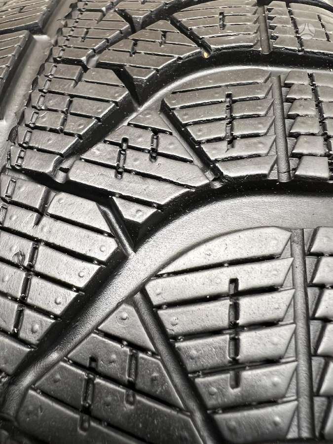 Pirelli P-Zero Winter *(BMW) 2024m, winter 255/40 R21