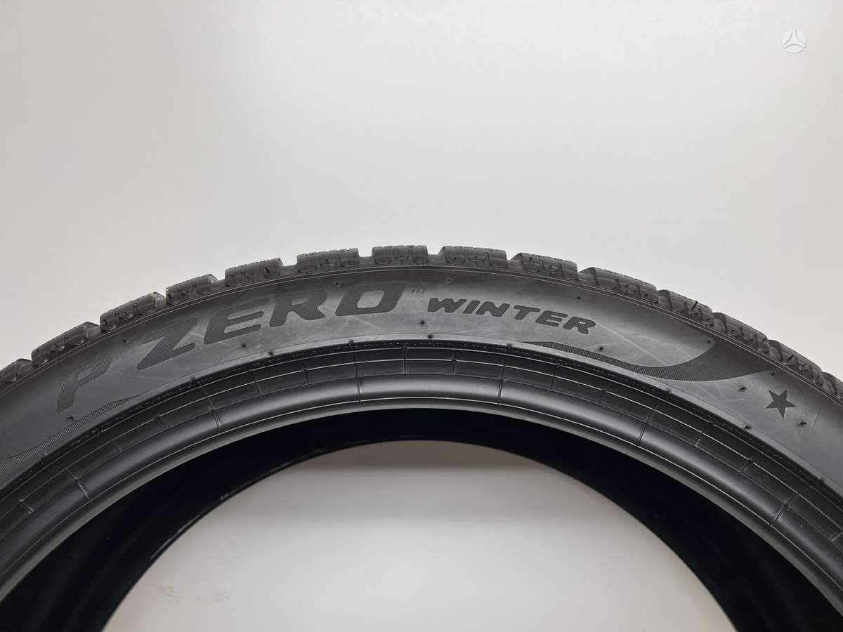 Pirelli P-Zero Winter *(BMW) 2024m, winter 255/40 R21