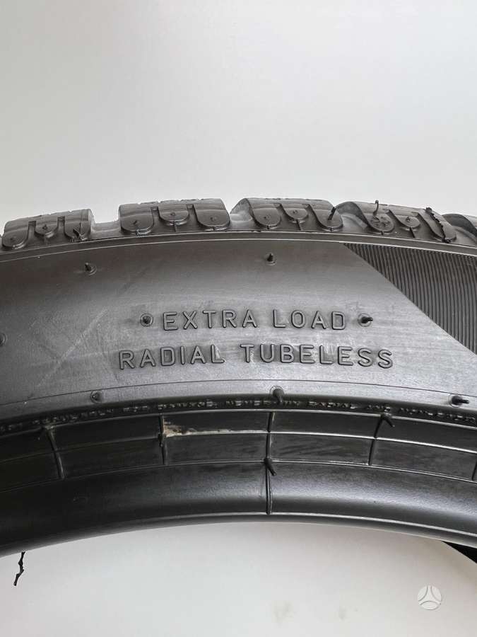 Pirelli P-Zero Winter *(BMW) 2024m, winter 255/40 R21