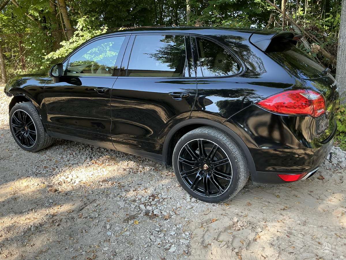 Porsche Cayenne - 9