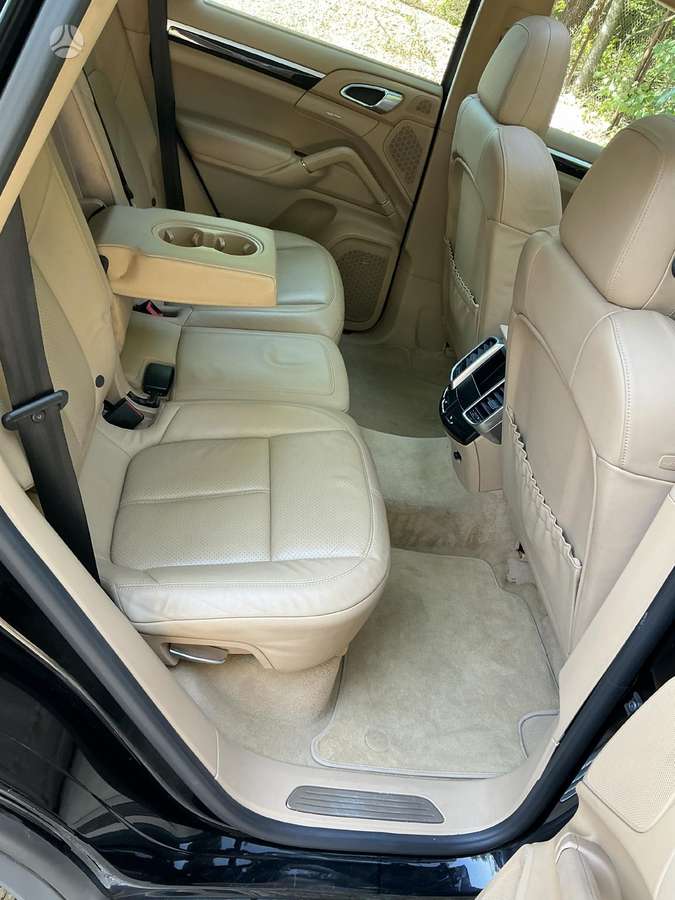 Porsche Cayenne - 12