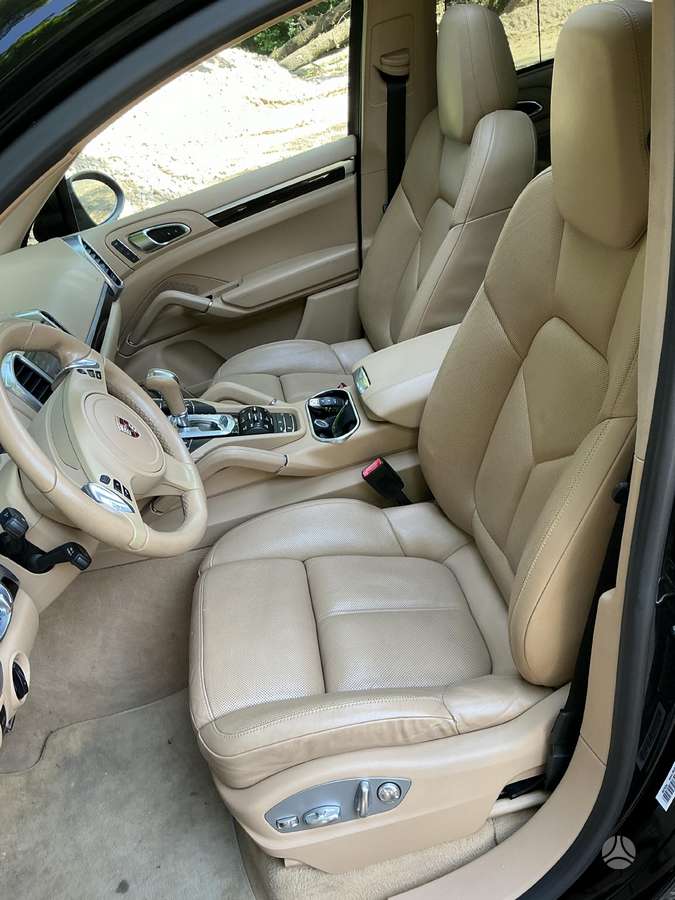 Porsche Cayenne - 11