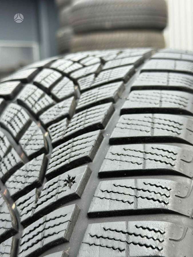 Goodyear ULTRAGRIP PERF. GEN-1, winter 225/45 R18
