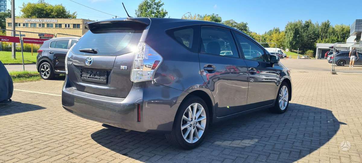 Toyota Prius+ - 4