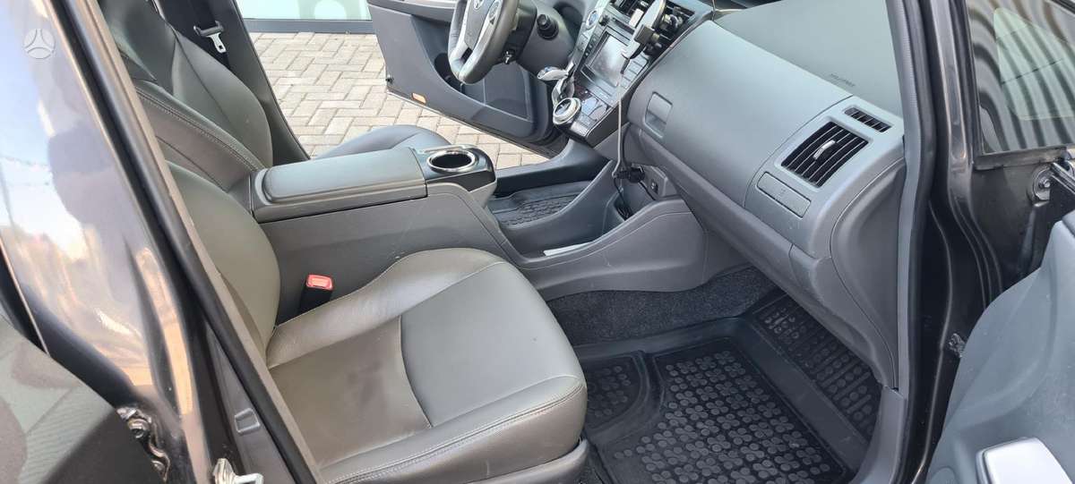 Toyota Prius+ - 7