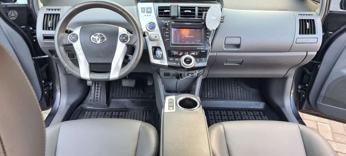 Toyota Prius+ - 11
