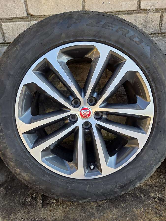 Jaguar F-Pace, light alloy, R19