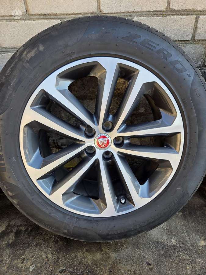 Jaguar F-Pace, light alloy, R19