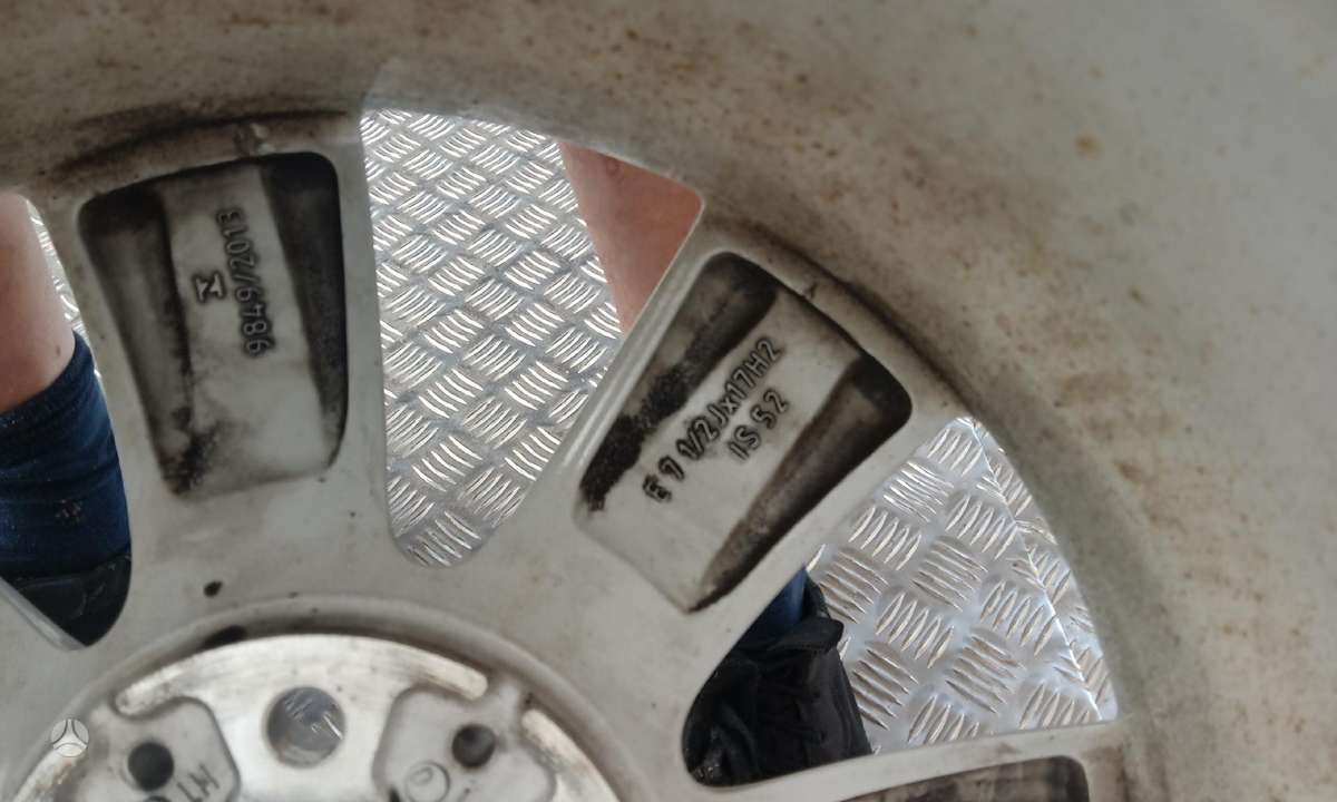 MINI F-60, lengvojo lydinio, R17