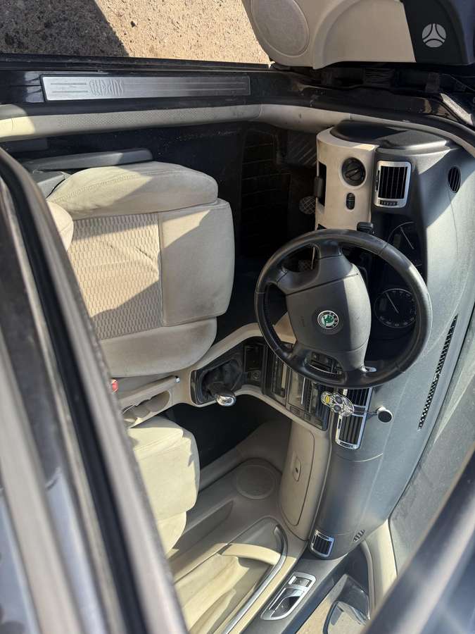 Skoda Superb Minsko pl 33a 5 angaras