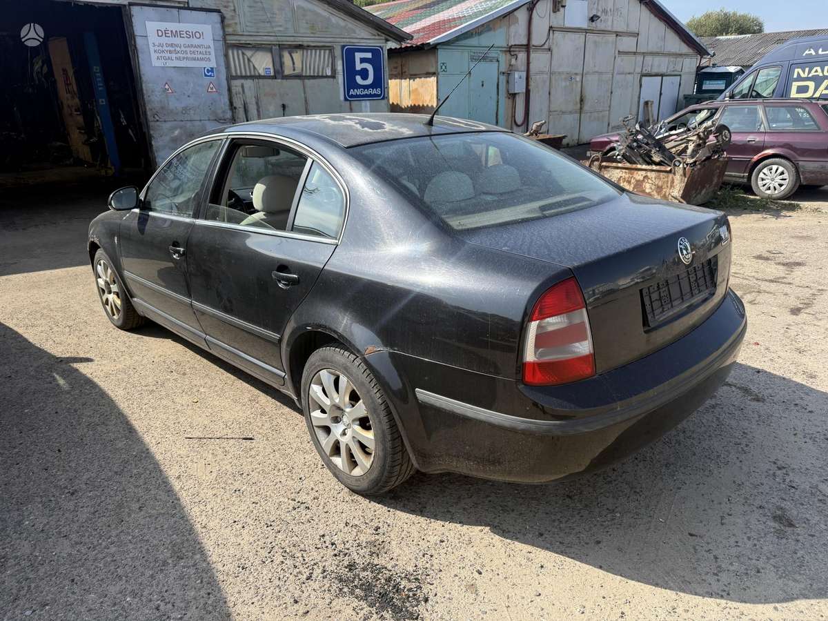 Skoda Superb Minsko pl 33a 5 angaras