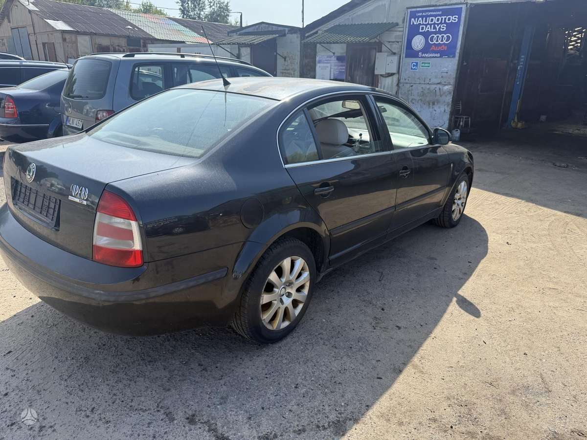 Skoda Superb Minsko pl 33a 5 angaras
