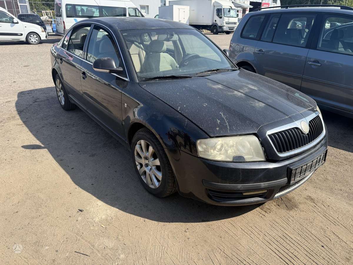 Skoda Superb Minsko pl 33a 5 angaras