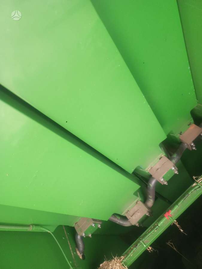 John Deere 1166