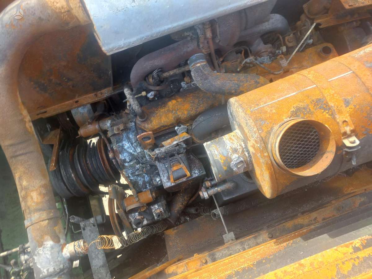 John Deere 1166