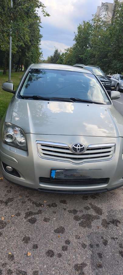 Toyota Avensis - 1