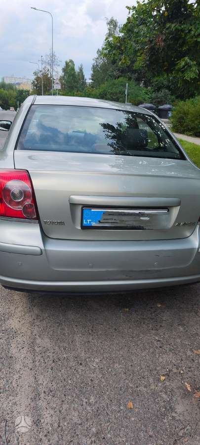 Toyota Avensis - 2