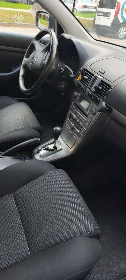 Toyota Avensis - 5