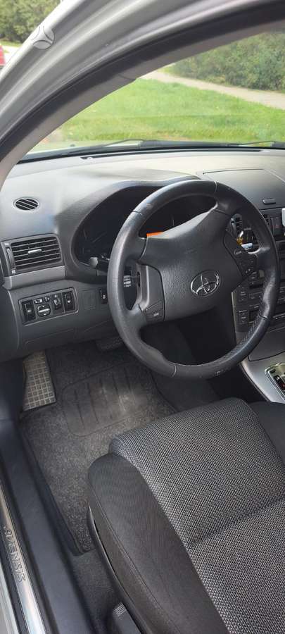 Toyota Avensis - 6