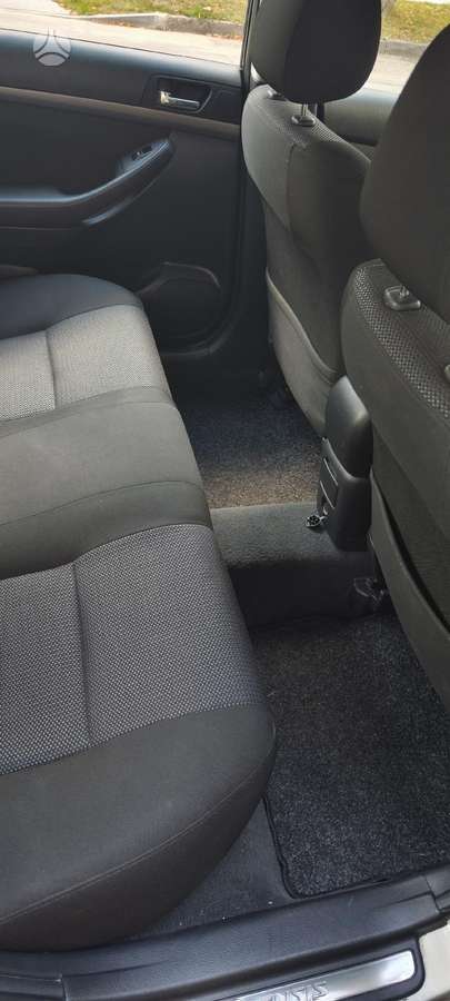 Toyota Avensis - 7
