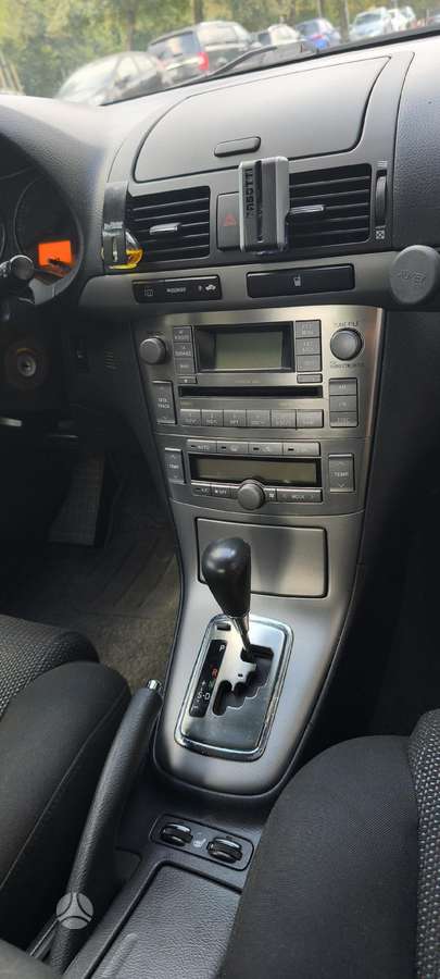 Toyota Avensis - 10