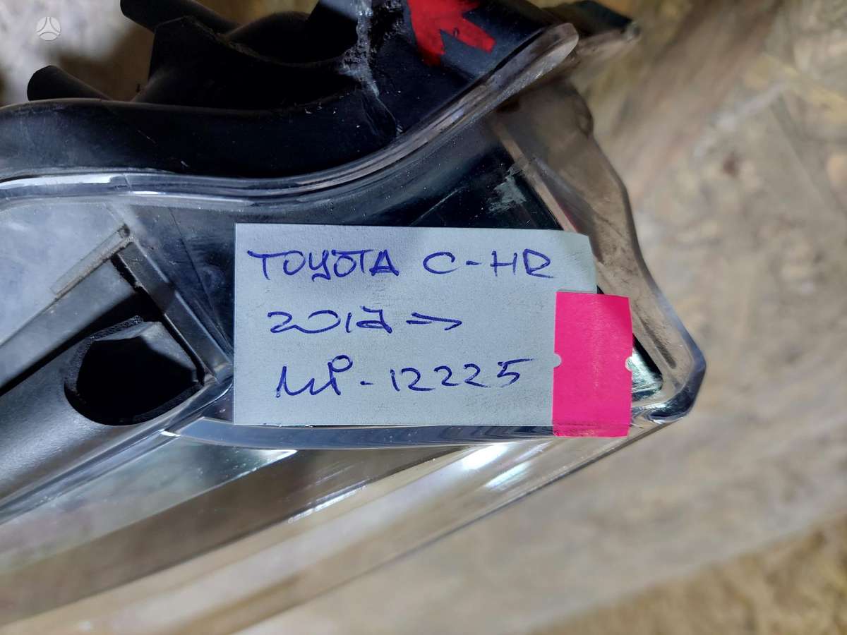 Toyota C-HR, 81110F4031, Cen18939