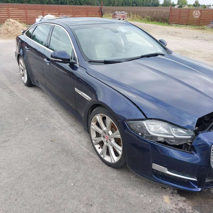 Jaguar XJ body parts