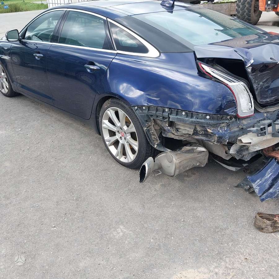 Jaguar XJ body parts