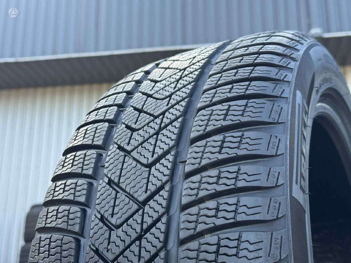 Pirelli WINTER SOTTOZERO 3, winter 245/45 R18