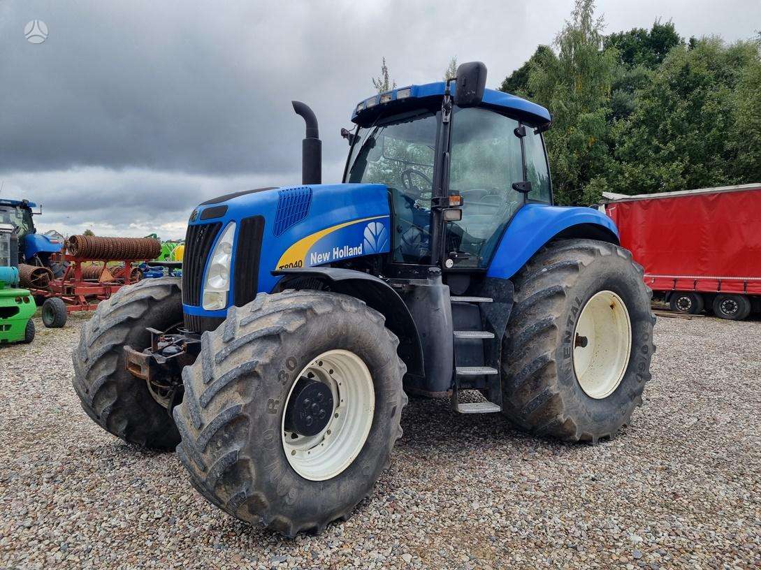 New Holland T8040, traktoriai