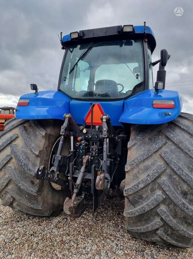 New Holland T8040, traktoriai