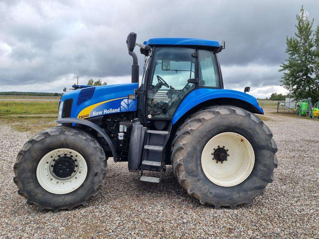 New Holland T8040, traktoriai