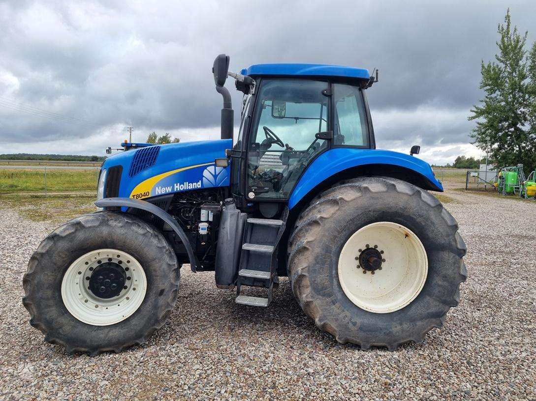 New Holland T8040, тракторы