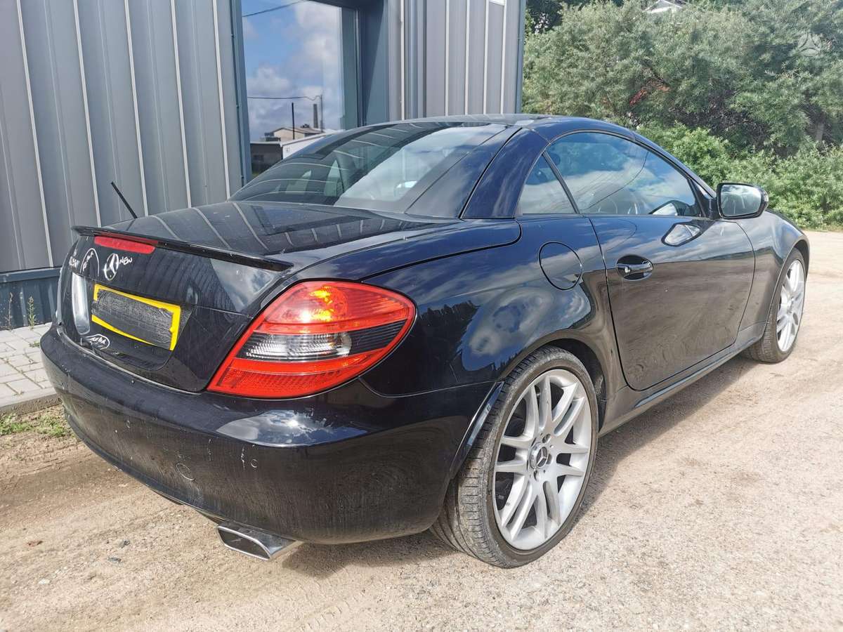 Mercedes-Benz SLK280 dalimis