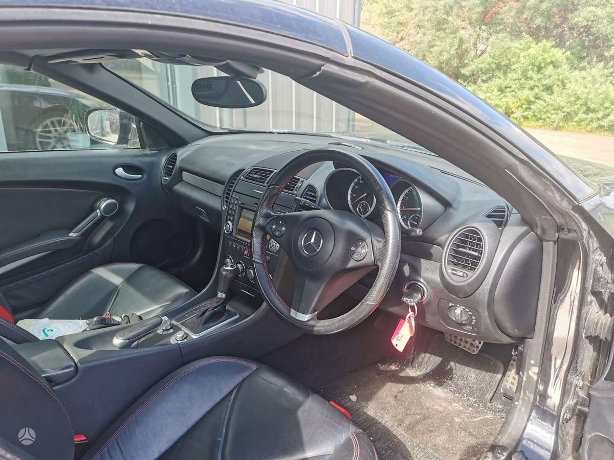 Mercedes-Benz SLK280 dalimis