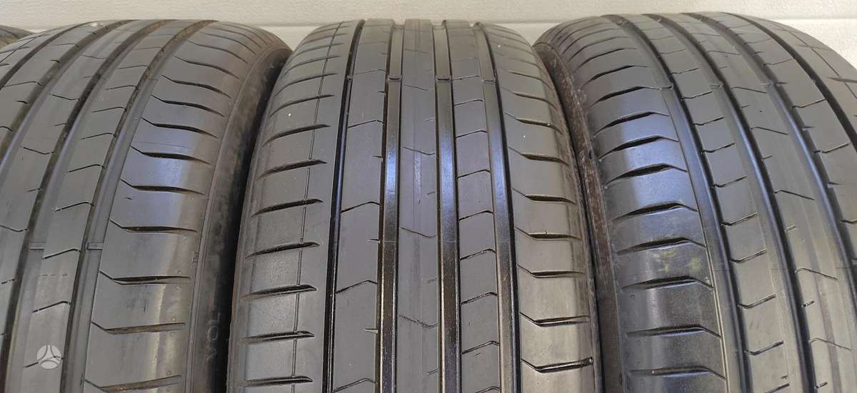 Pirelli P Zero PZ4, летние 245/45 R20