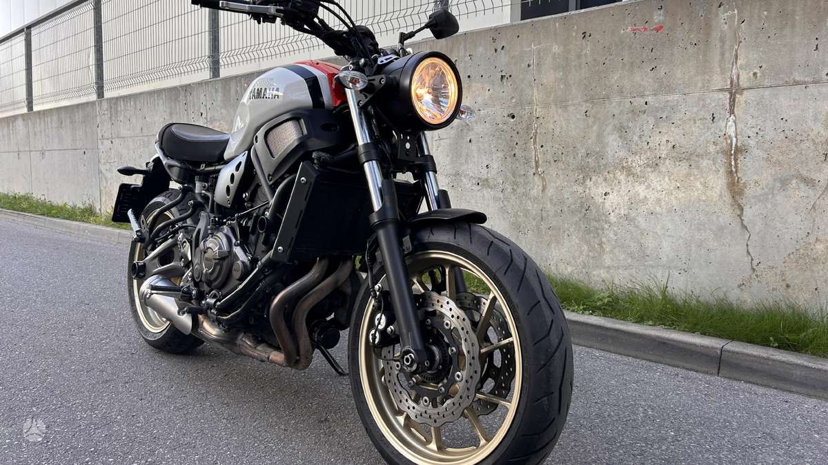 Yamaha XSR 700cc, street / classic