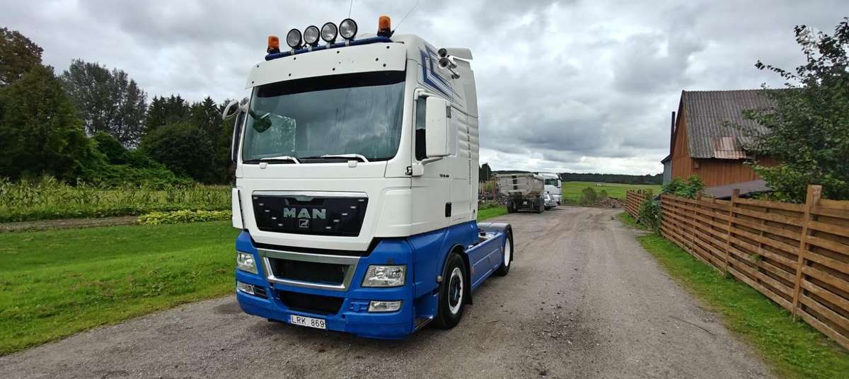 MAN TGX, double sleeper