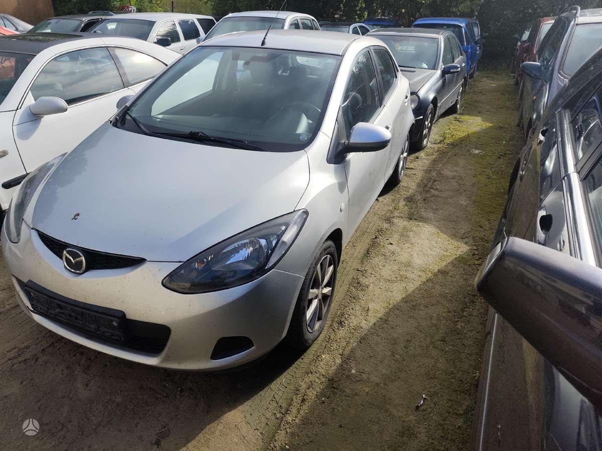 Mazda 2 по частям