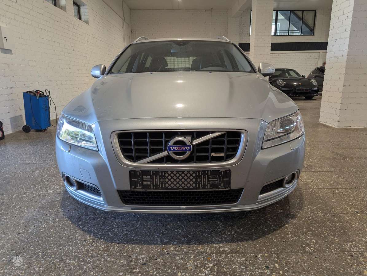Volvo V70 Spalva 477 variklis b4204t6