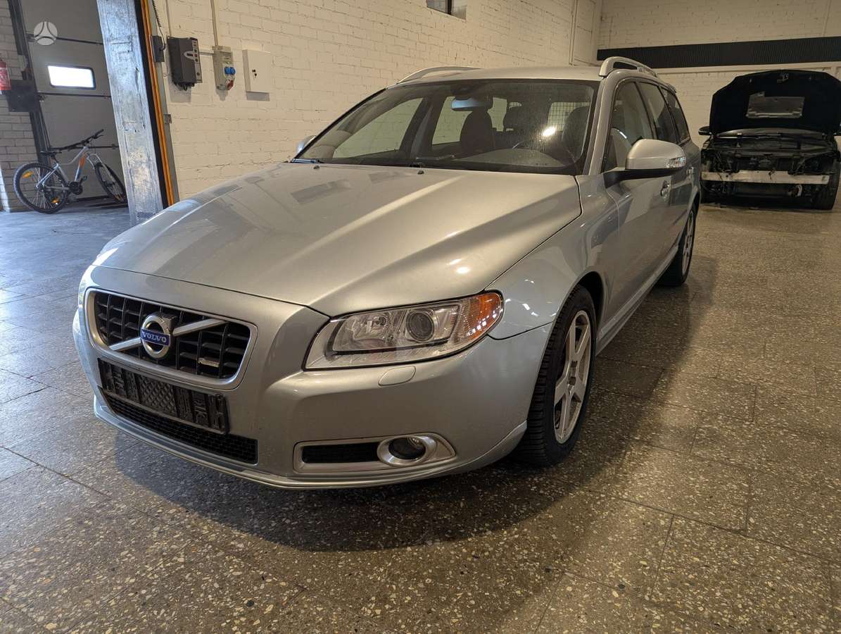 Volvo V70 Spalva 477 variklis b4204t6