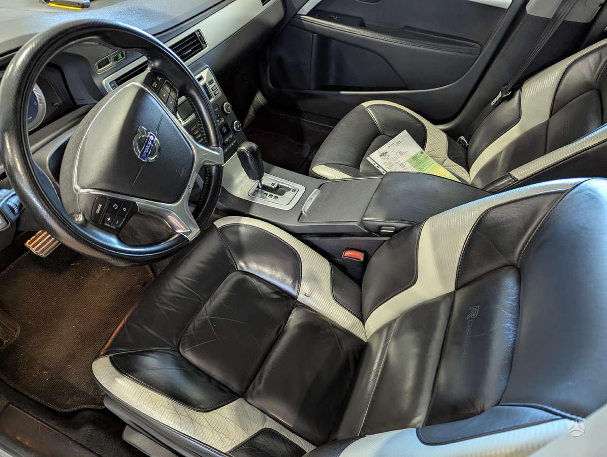 Volvo V70 Spalva 477 variklis b4204t6