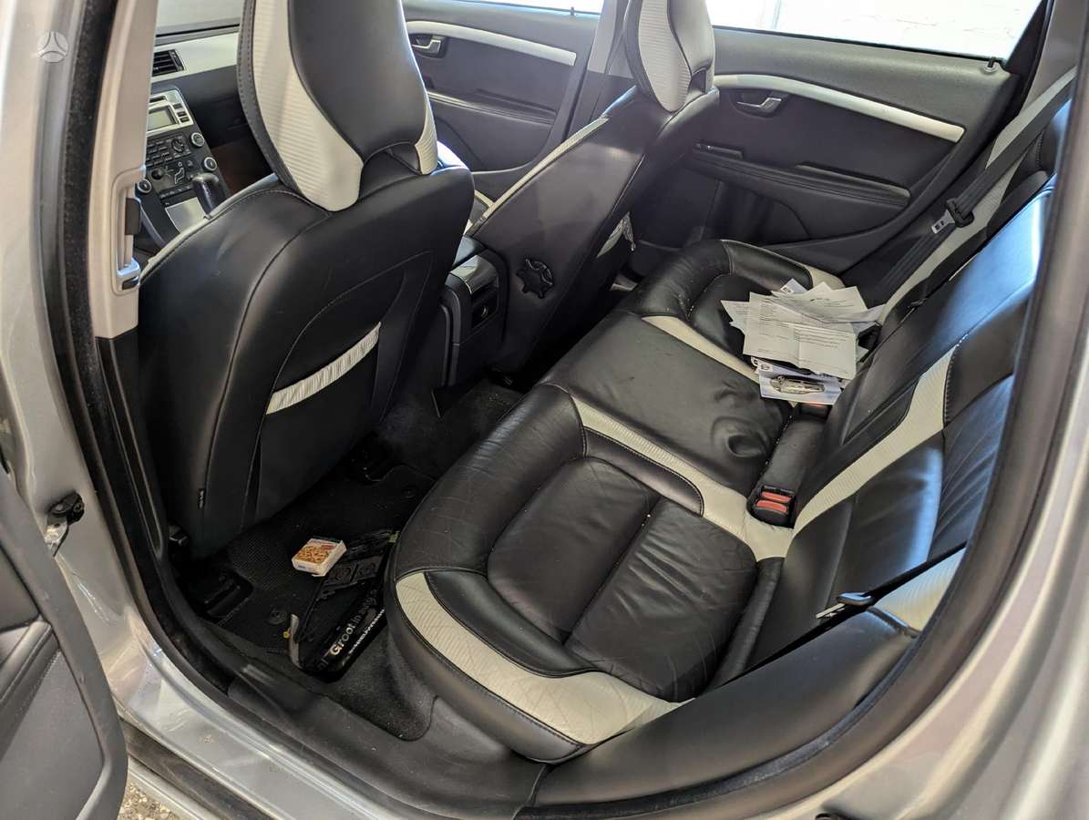 Volvo V70 Spalva 477 variklis b4204t6